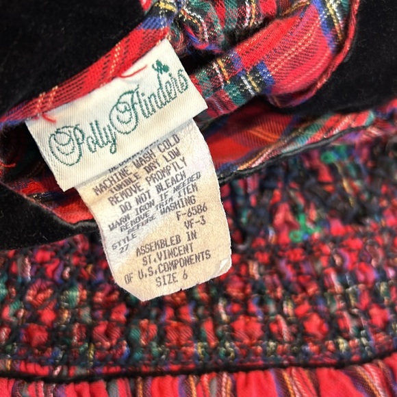 Vintage Polly Flinders smocked holiday dress with velvet collar- marked size 6 - Picture 2 of 4